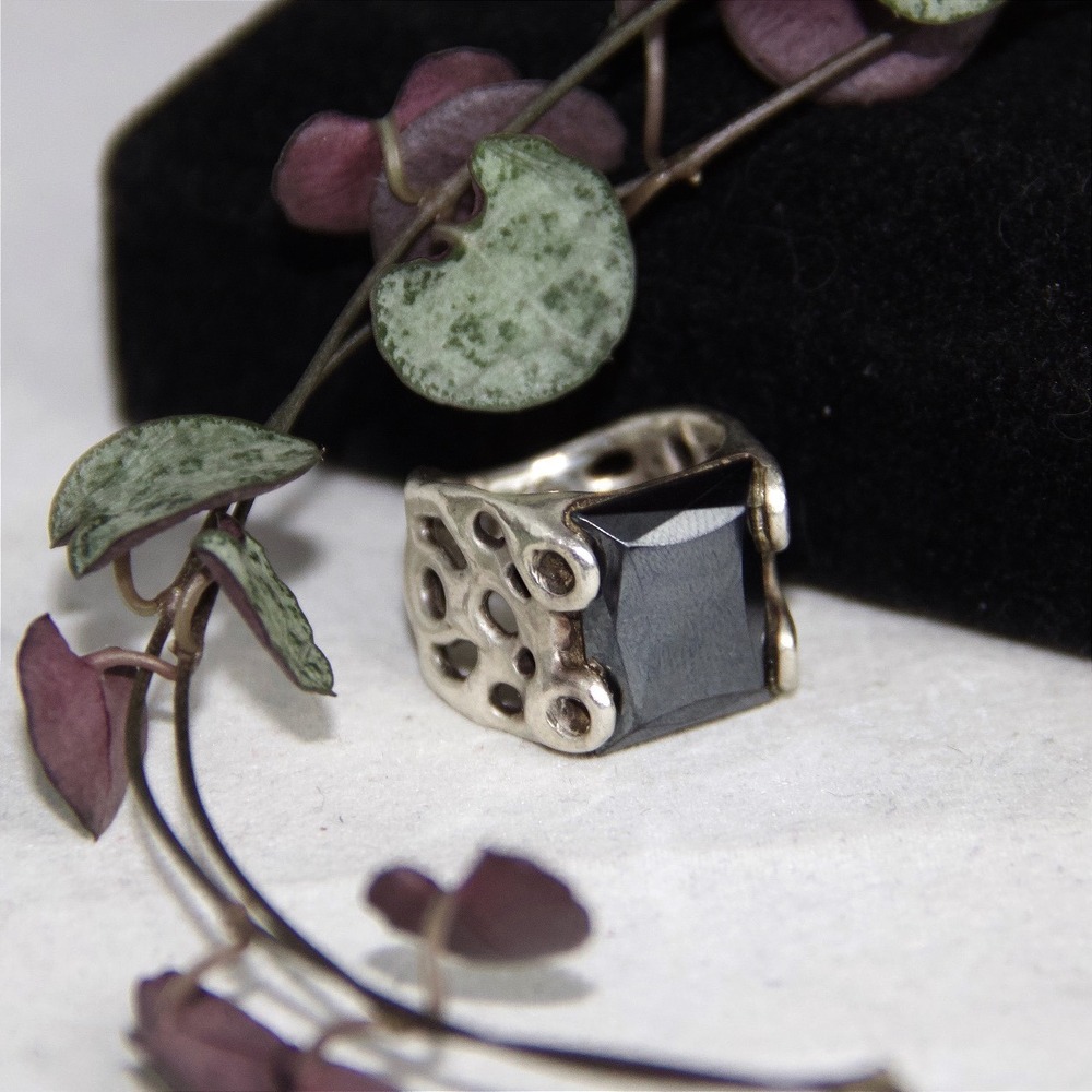 Brutalist Sterling Silver Hematite Ring Size 6 Square Faceted Statement Band K